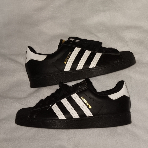 Adidas Superstar Black and White Shell Toe Sneakers Shoes - Picture 3 of 8